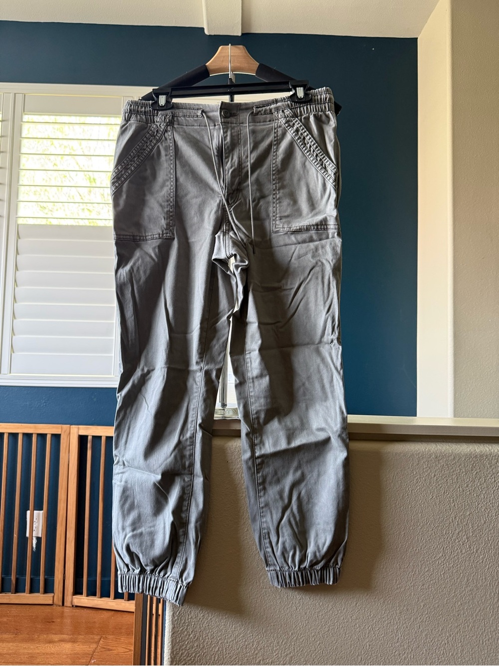 American Eagle Outfitters Olive Cargo Jogger Pants with Elastic Cuffs